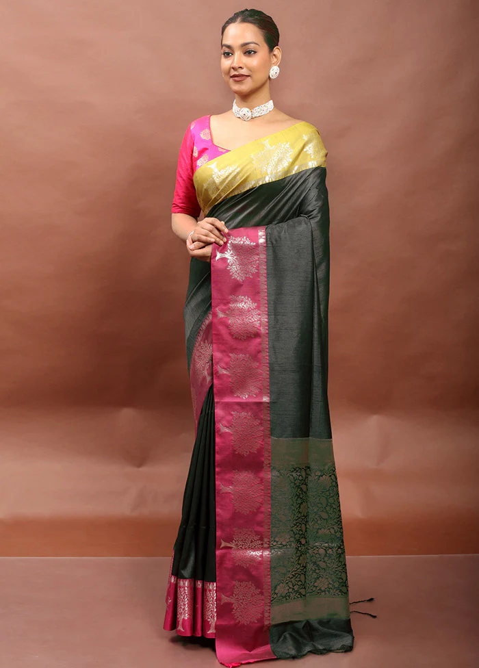 Green Cotton Saree With Blouse Piece - Image 4