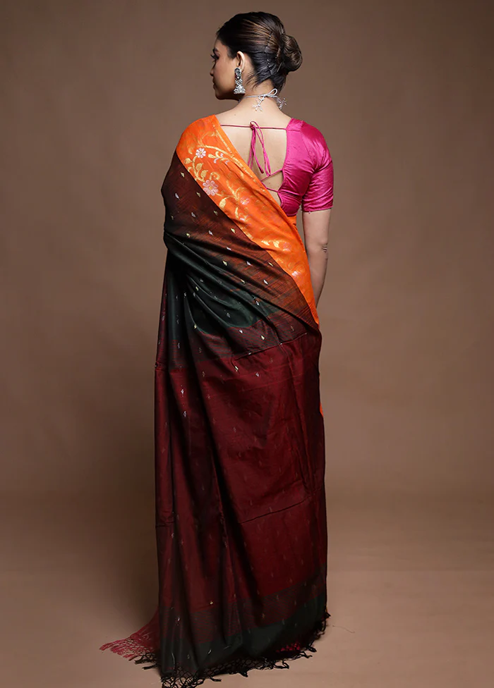 Green Cotton Saree With Blouse Piece - Image 3
