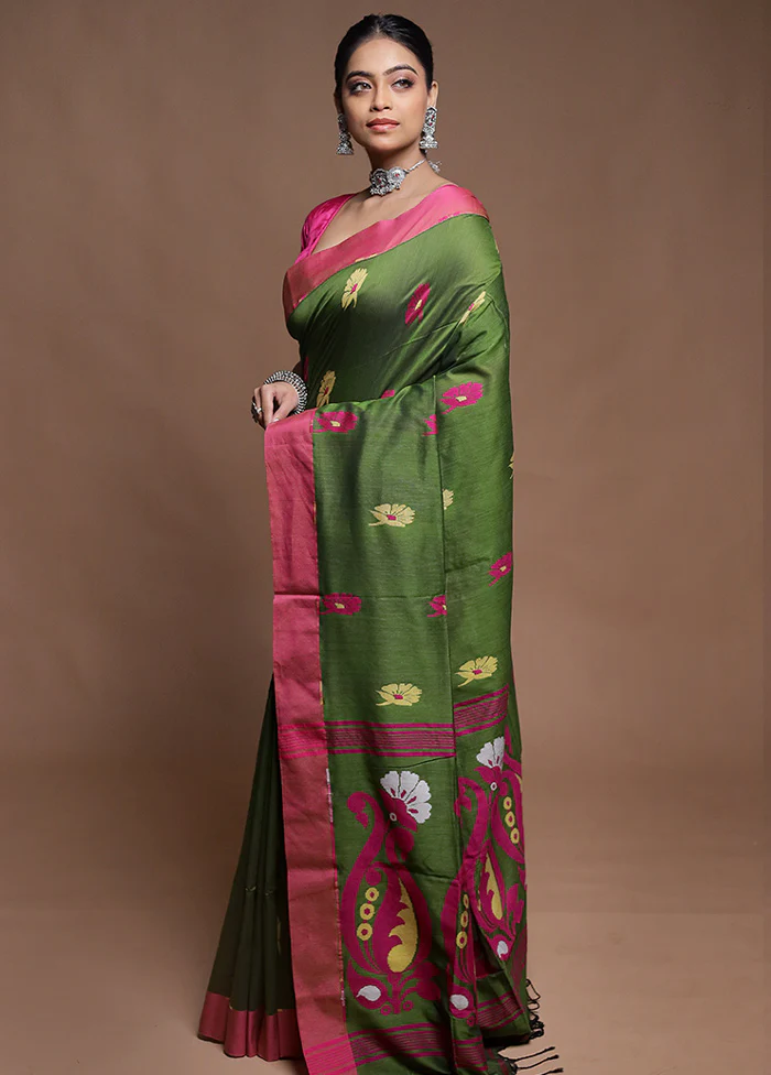 Green Cotton Saree With Blouse Piece - Image 4