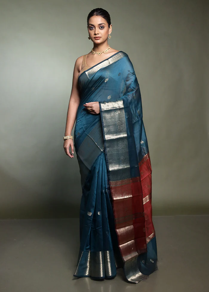 Green Cotton Saree With Blouse Piece - Image 2