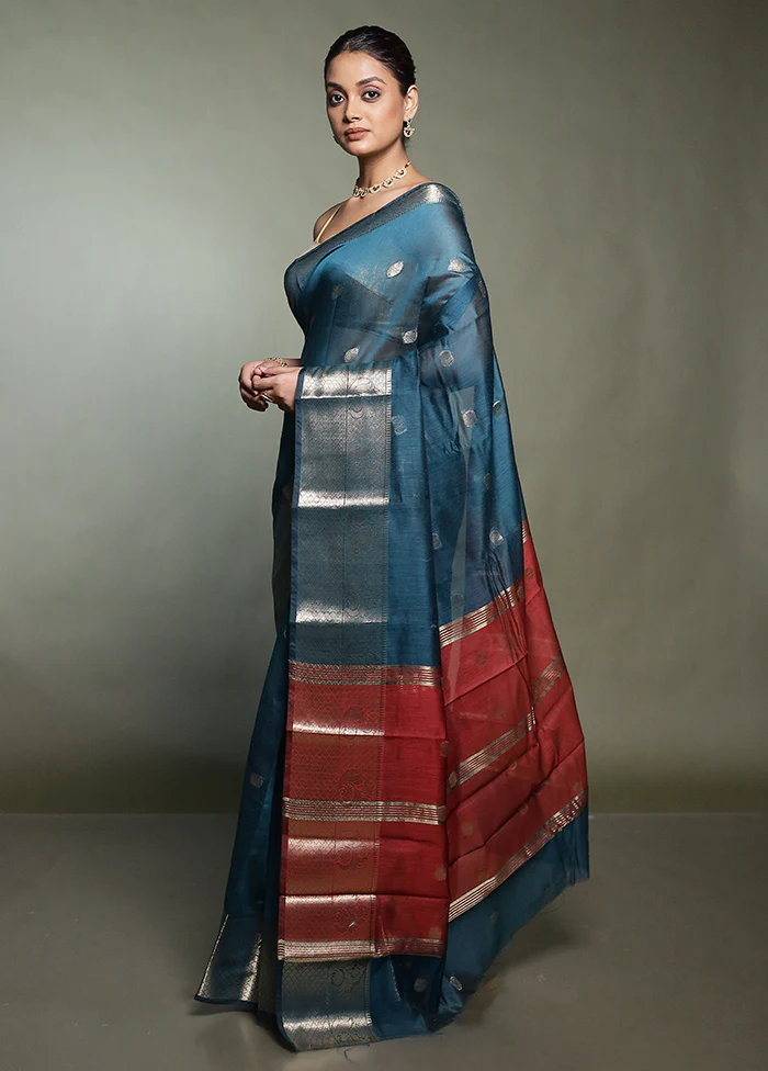 Green Cotton Saree With Blouse Piece - Image 4
