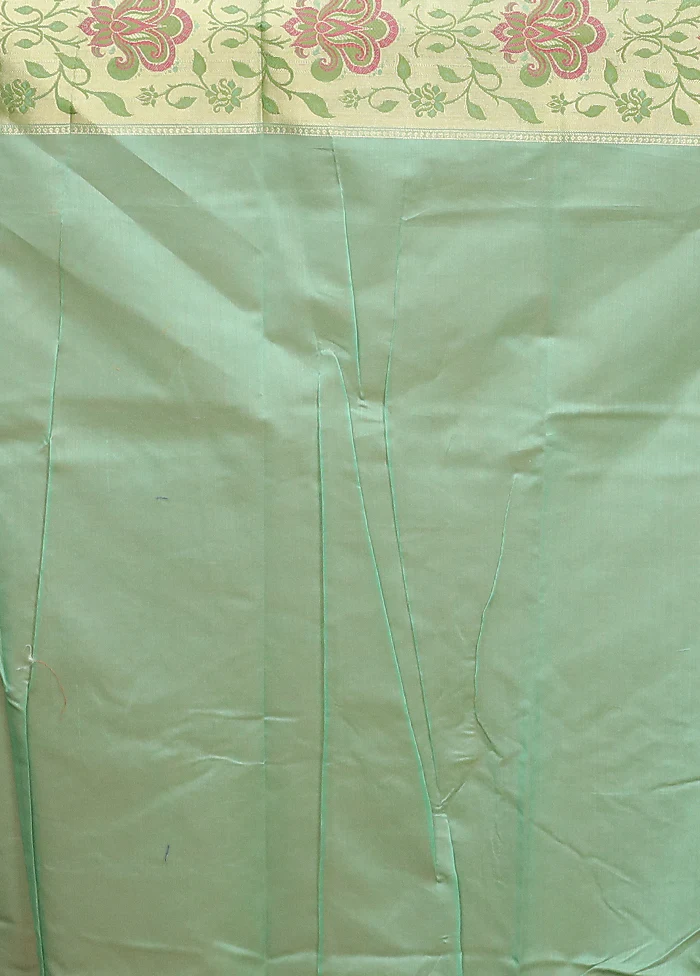 Green Cotton Saree With Blouse Piece - Image 5
