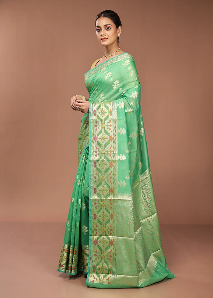 Green Cotton Saree With Blouse Piece - Image 4
