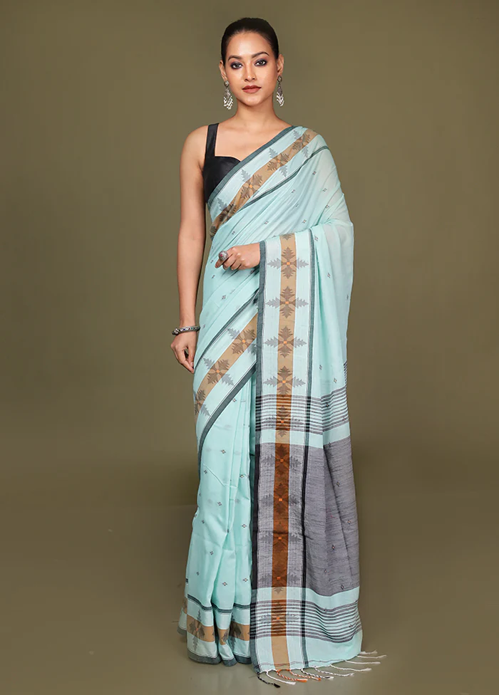 Green Cotton Saree With Blouse Piece - Image 2