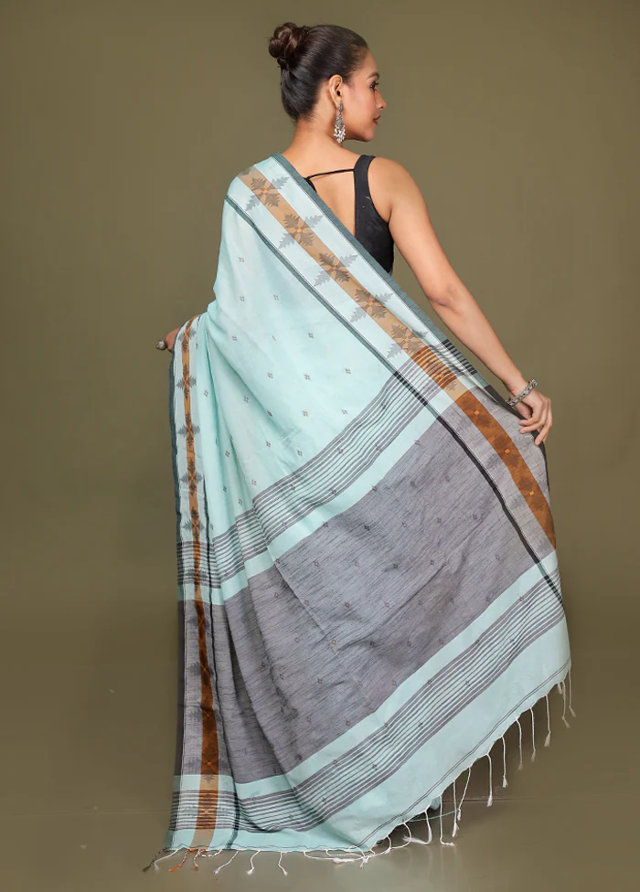 Green Cotton Saree With Blouse Piece - Image 3
