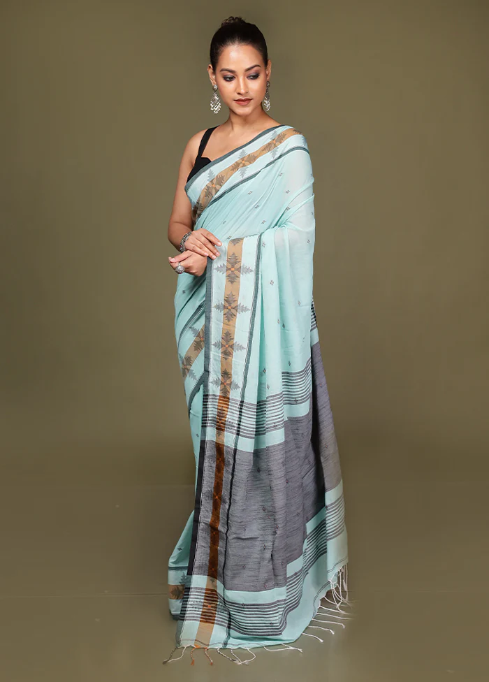 Green Cotton Saree With Blouse Piece - Image 4
