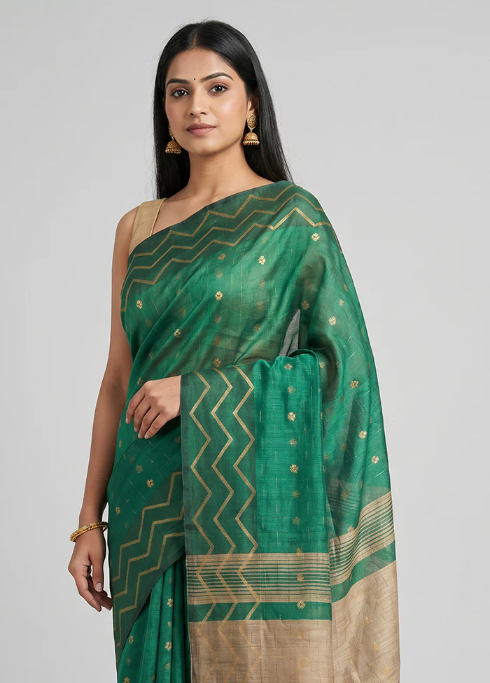 Green Cotton Saree With Blouse Piece - Image 2