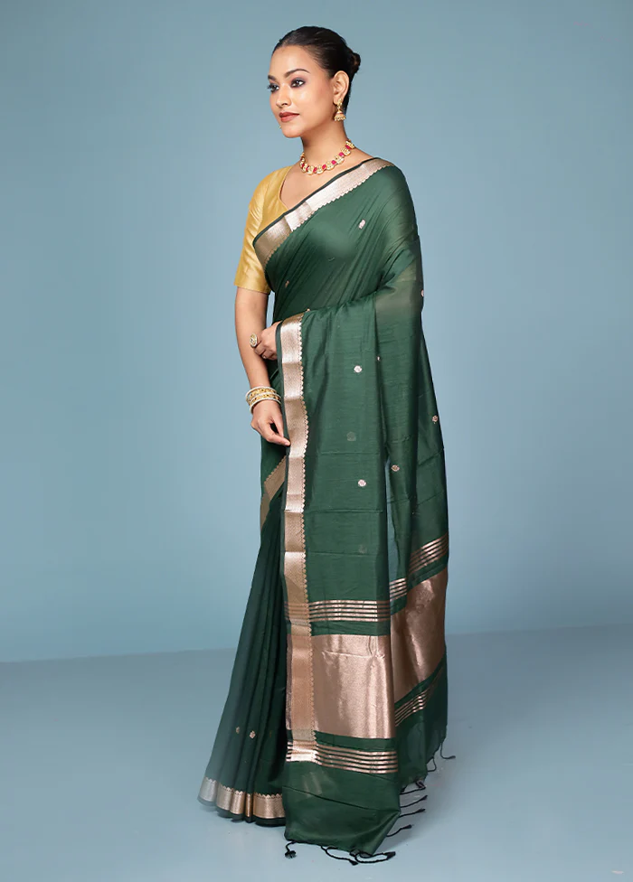 Green Cotton Saree With Blouse Piece - Image 4