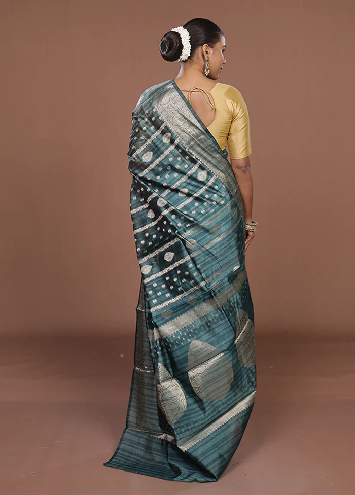 Green Cotton Saree With Blouse Piece - Image 3