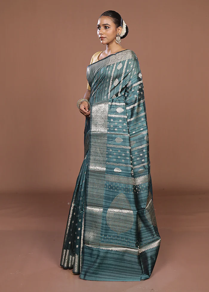 Green Cotton Saree With Blouse Piece - Image 4