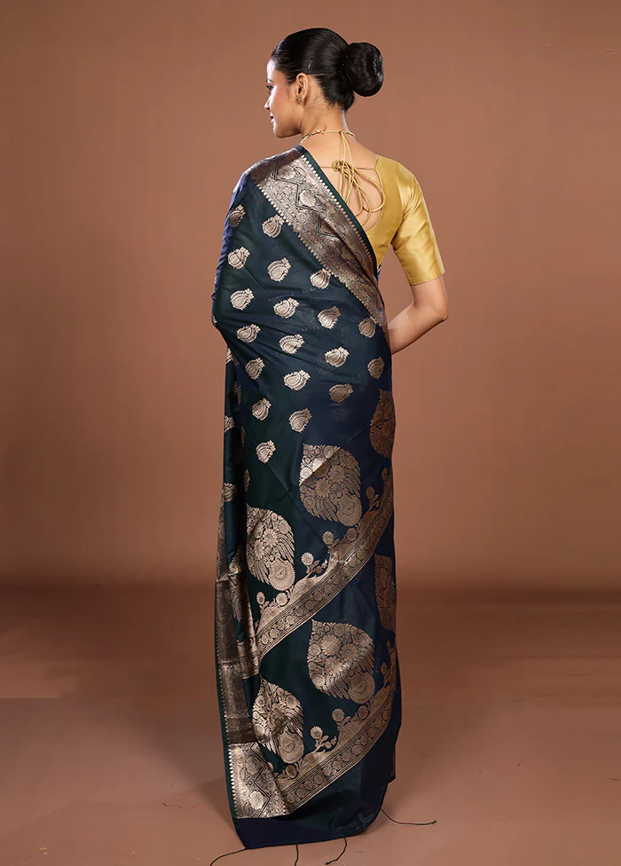 Green Cotton Saree With Blouse Piece - Image 3
