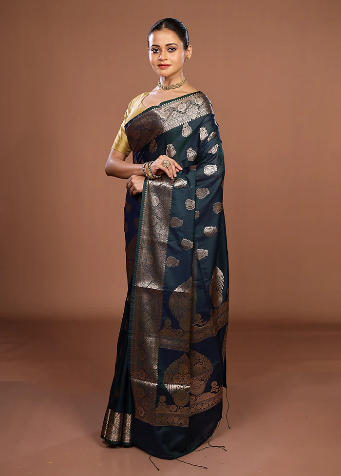 Green Cotton Saree With Blouse Piece - Image 4