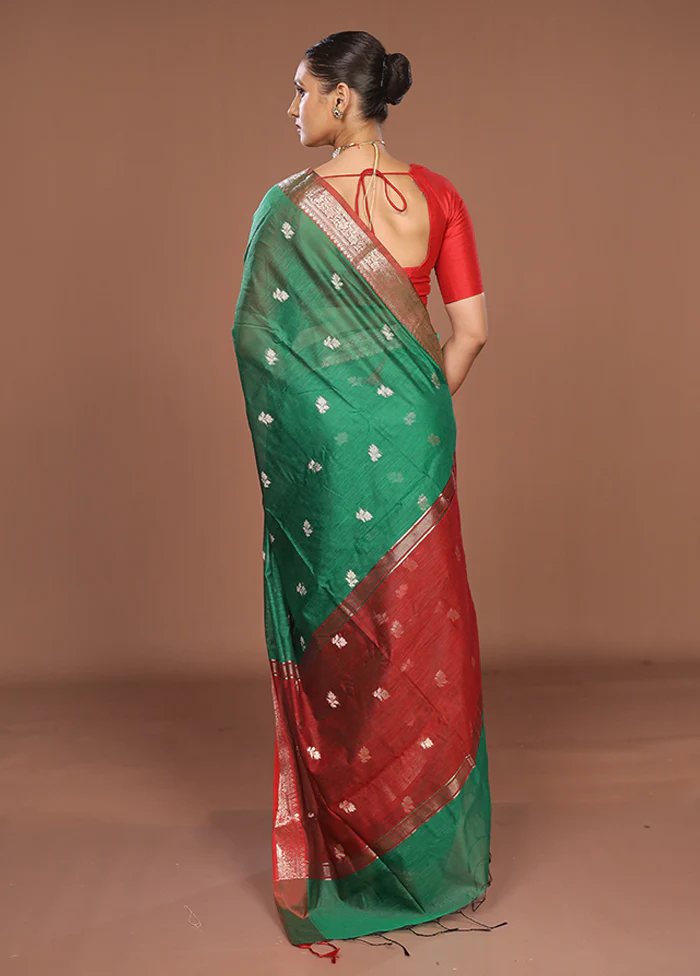 Green Cotton Saree With Blouse Piece - Image 3