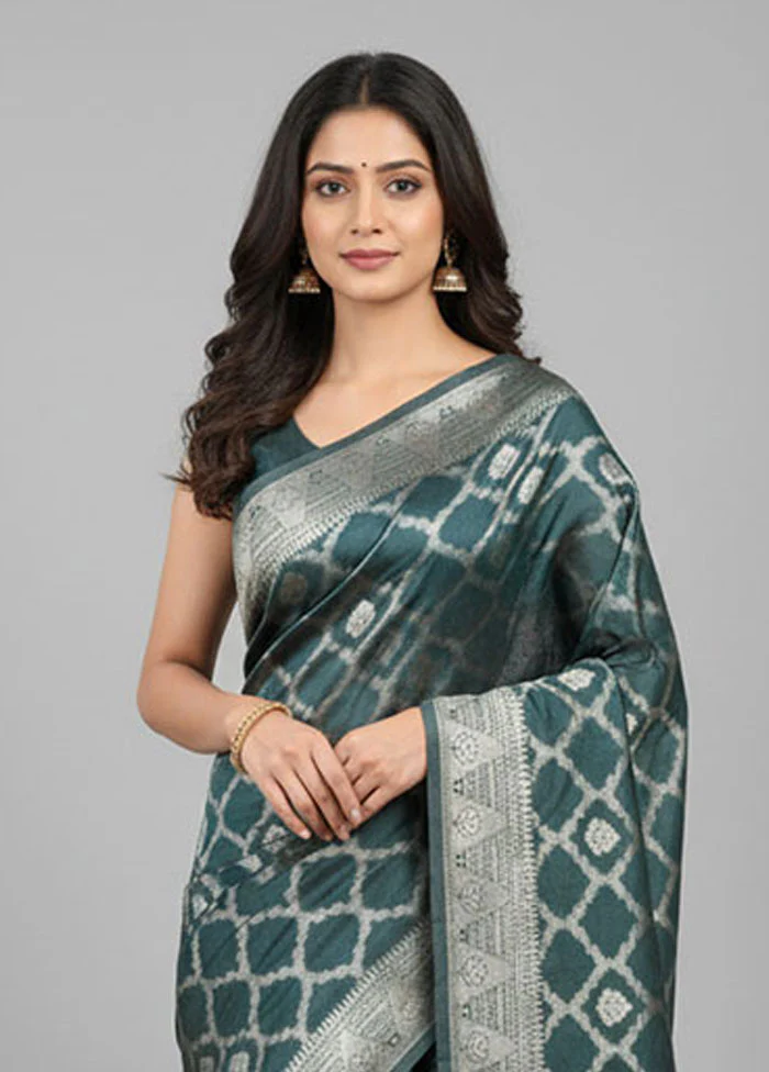 Green Cotton Saree With Blouse Piece - Image 2