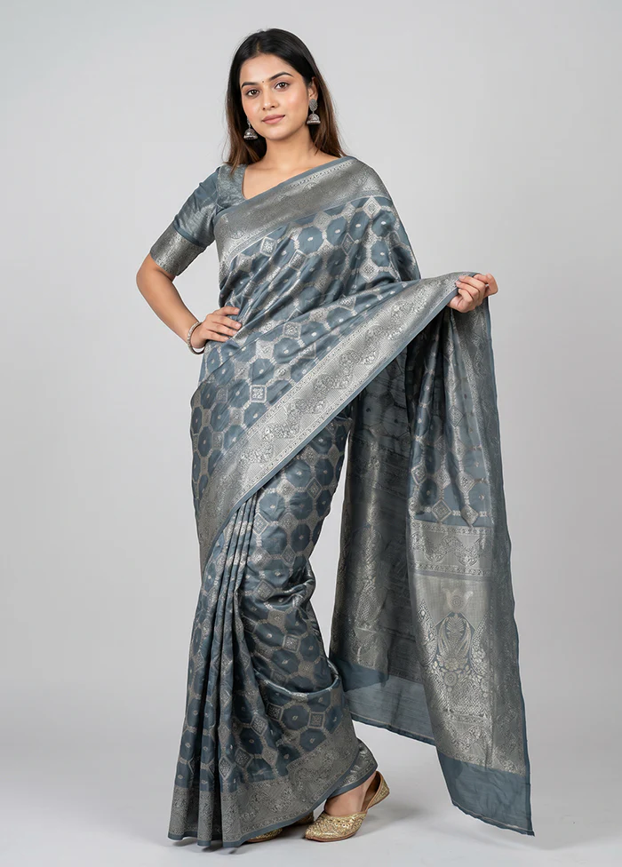 Green Cotton Saree With Blouse Piece