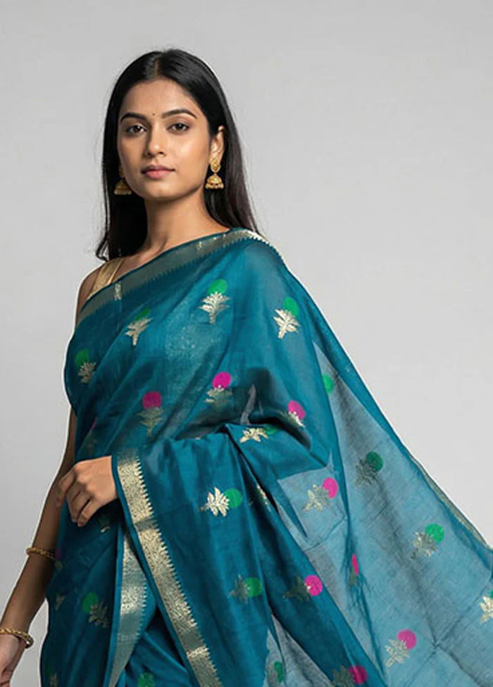 Green Cotton Saree With Blouse Piece - Image 2