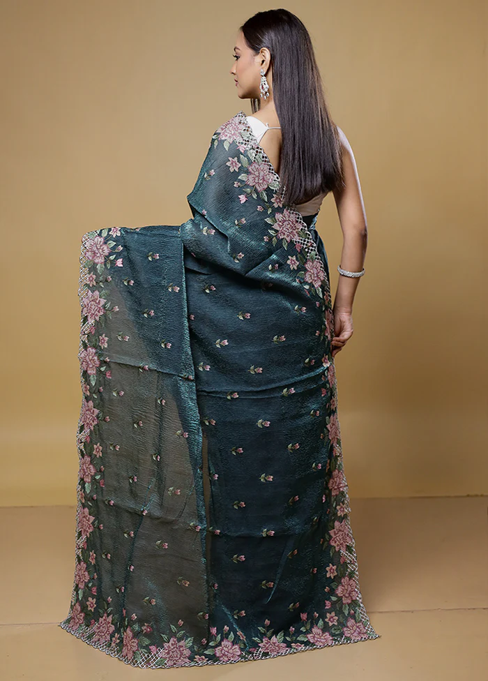 Green Crushed Tissue Silk Saree With Blouse Piece - Image 3