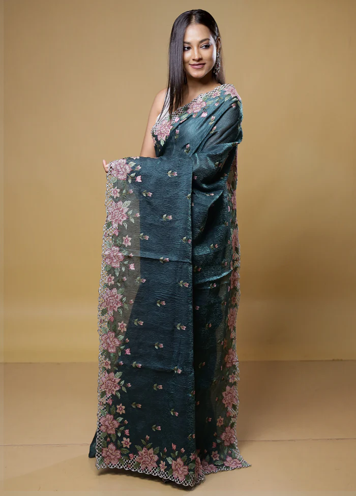 Green Crushed Tissue Silk Saree With Blouse Piece - Image 4