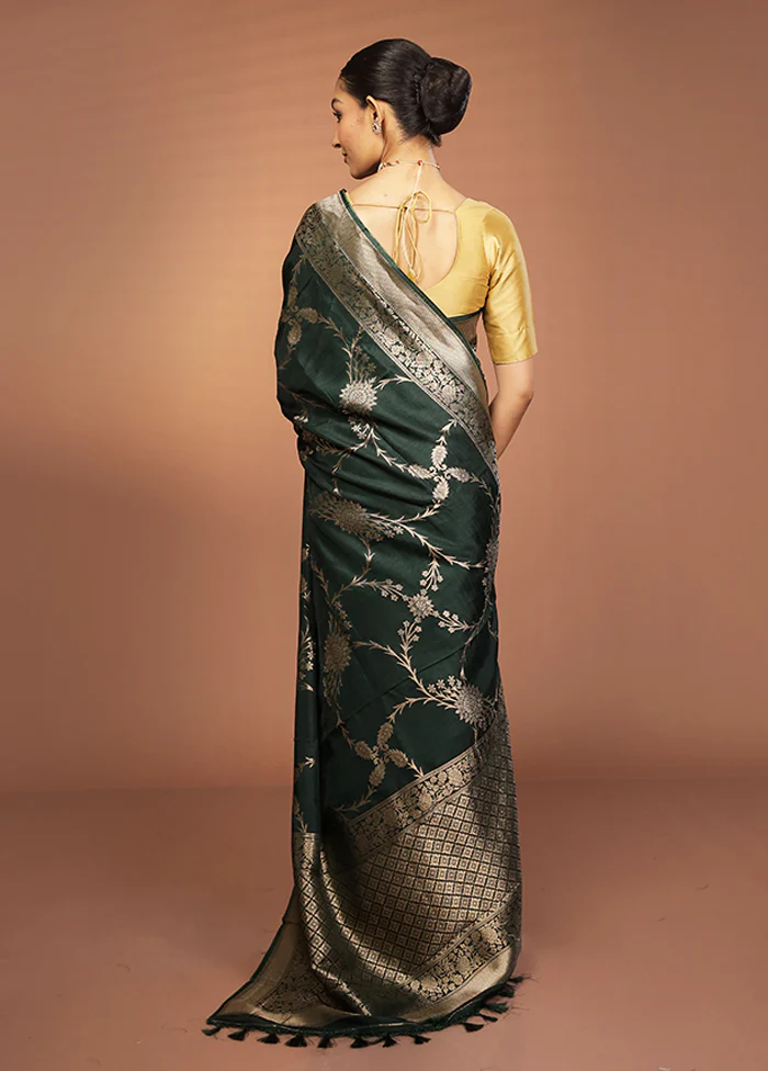 Green Dupion Silk Saree With Blouse Piece - Image 3