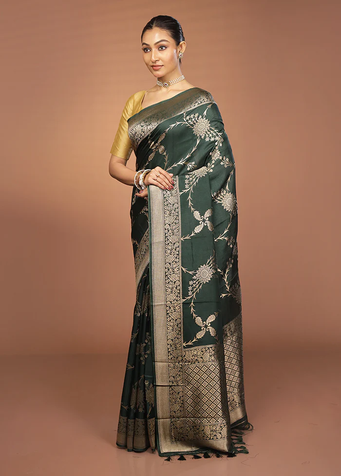 Green Dupion Silk Saree With Blouse Piece - Image 4