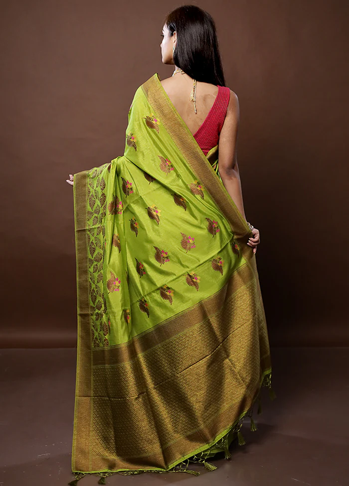 Green Dupion Silk Saree With Blouse Piece - Image 3
