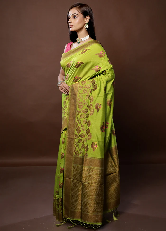 Green Dupion Silk Saree With Blouse Piece - Image 4
