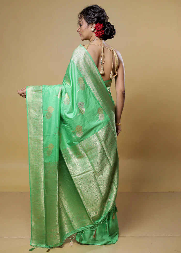 Green Dupion Silk Saree With Blouse Piece - Image 3