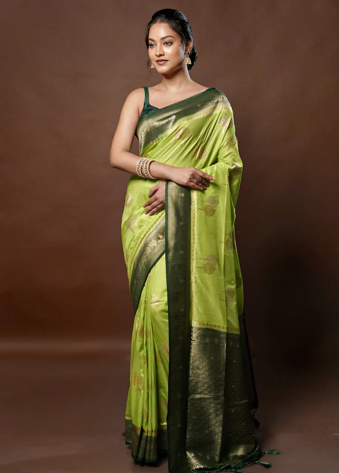 Green Dupion Silk Saree With Blouse Piece - Image 2