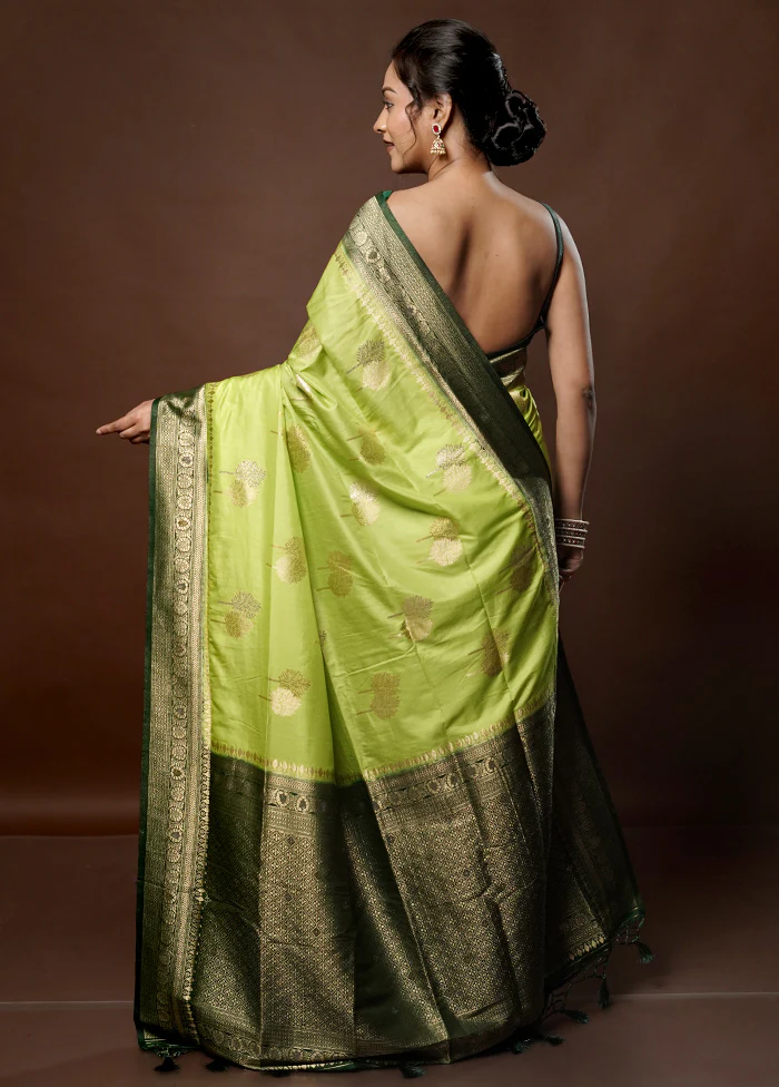 Green Dupion Silk Saree With Blouse Piece - Image 3