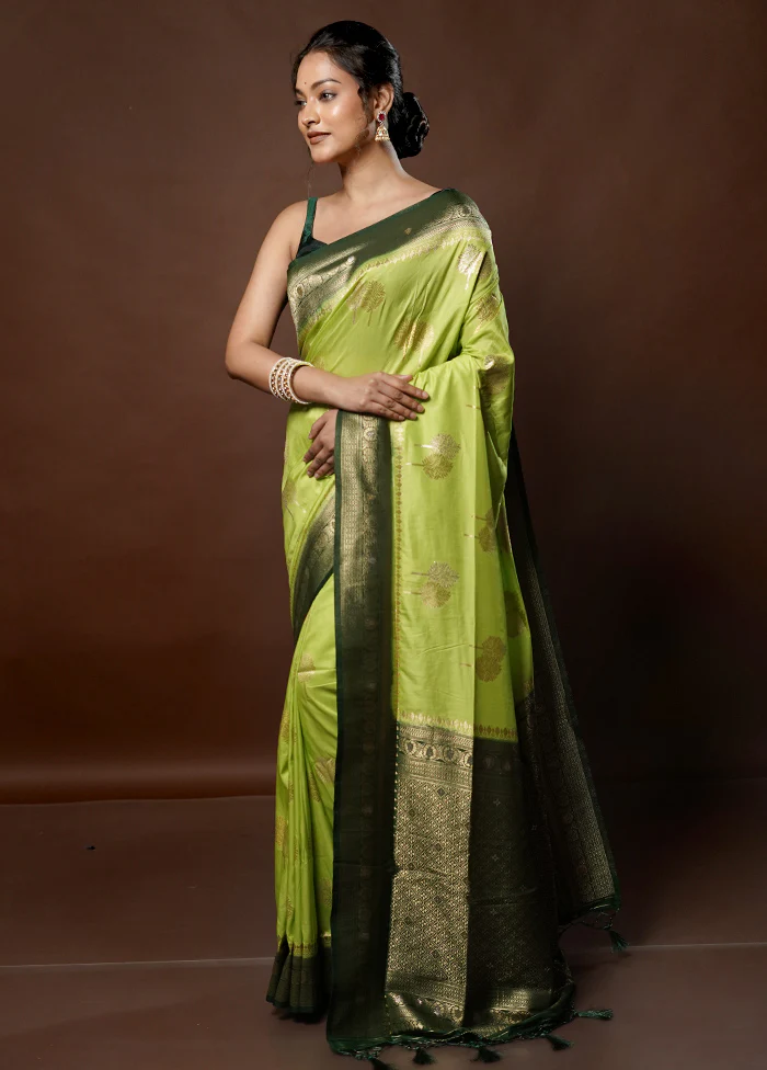 Green Dupion Silk Saree With Blouse Piece - Image 4