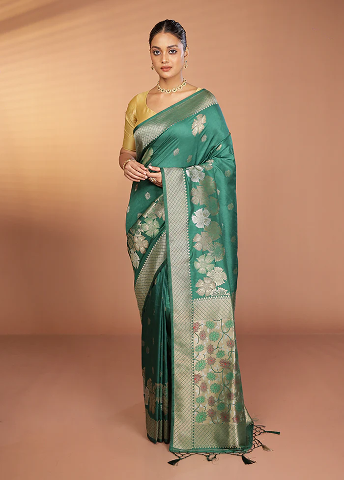Green Dupion Silk Saree With Blouse Piece - Image 2