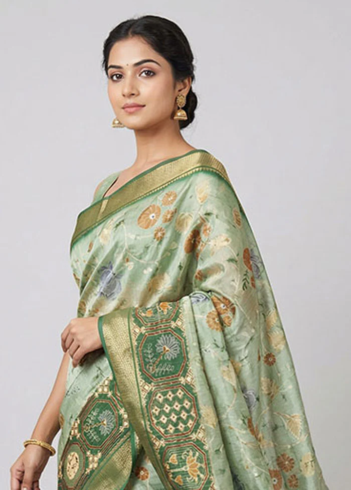 Green Dupion Silk Saree With Blouse Piece - Image 2