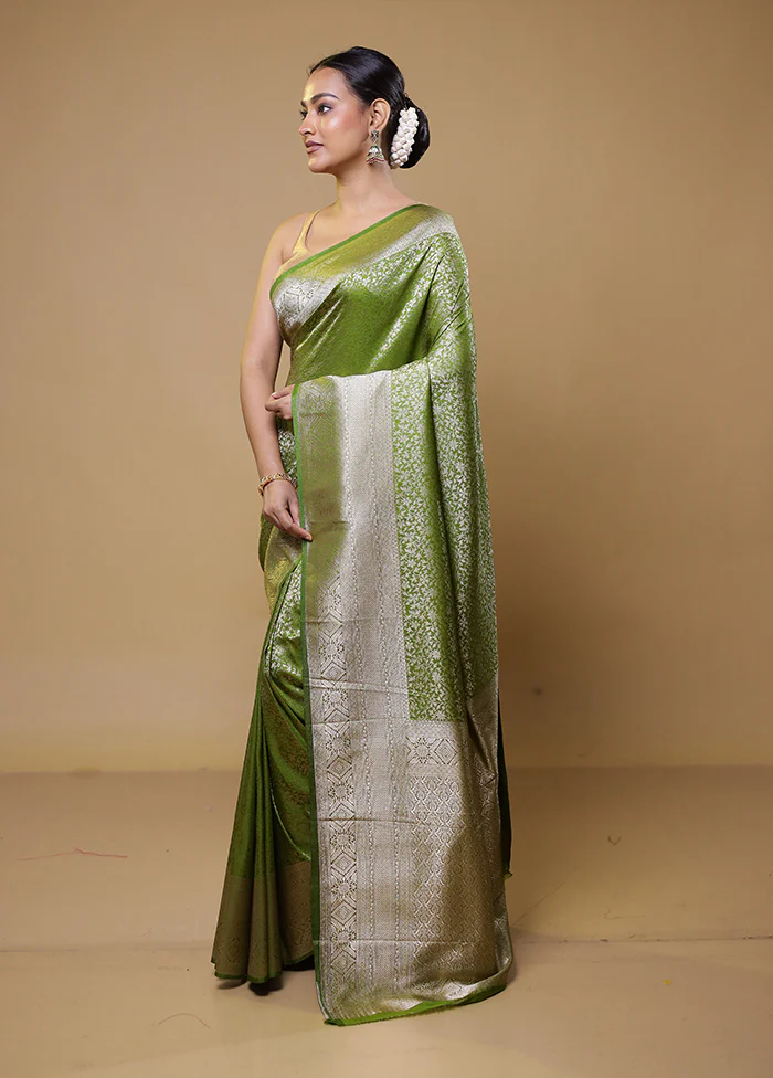 Green Dupion Silk Saree With Blouse Piece - Image 4