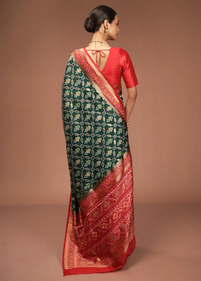Green Dupion Silk Saree With Blouse Piece - Image 3