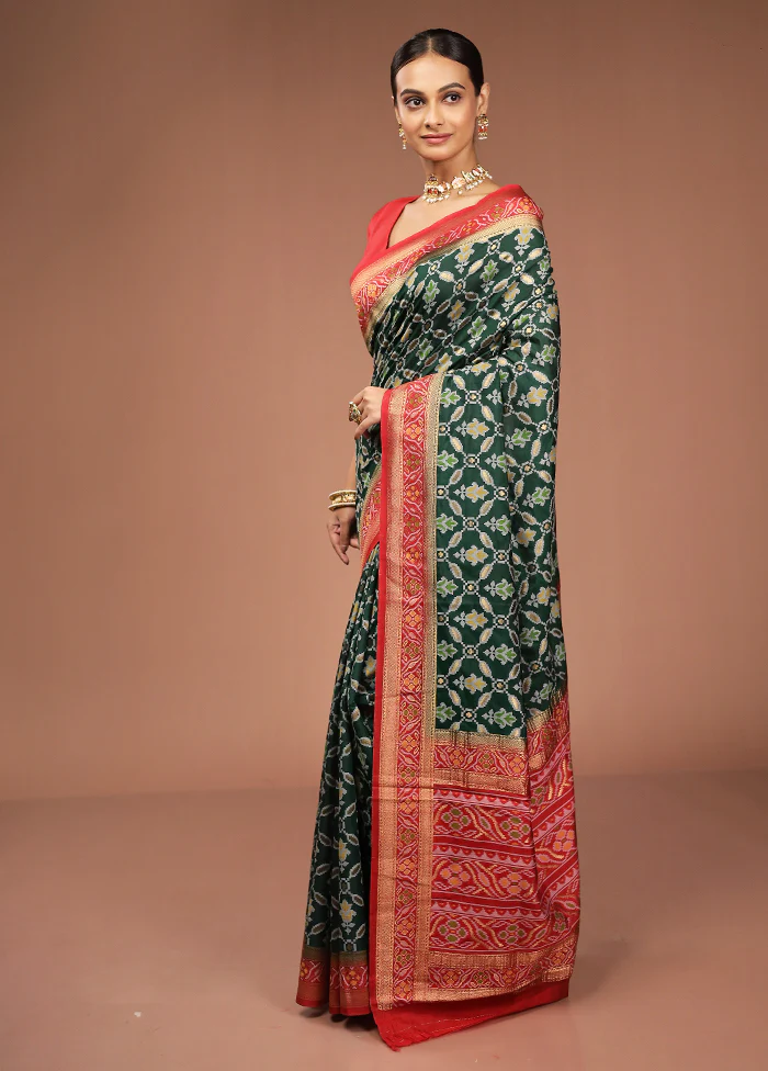 Green Dupion Silk Saree With Blouse Piece - Image 4