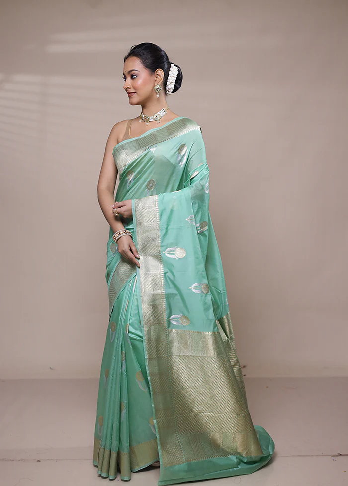 Green Dupion Silk Saree With Blouse Piece - Image 4