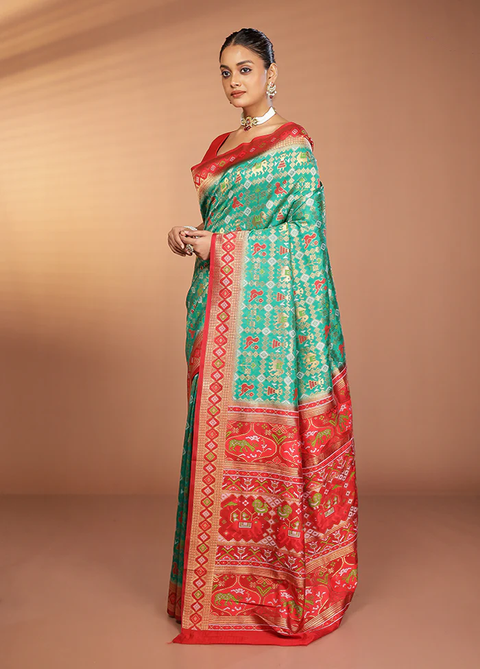 Green Dupion Silk Saree With Blouse Piece - Image 4