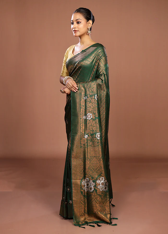 Green Dupion Silk Saree With Blouse Piece - Image 4