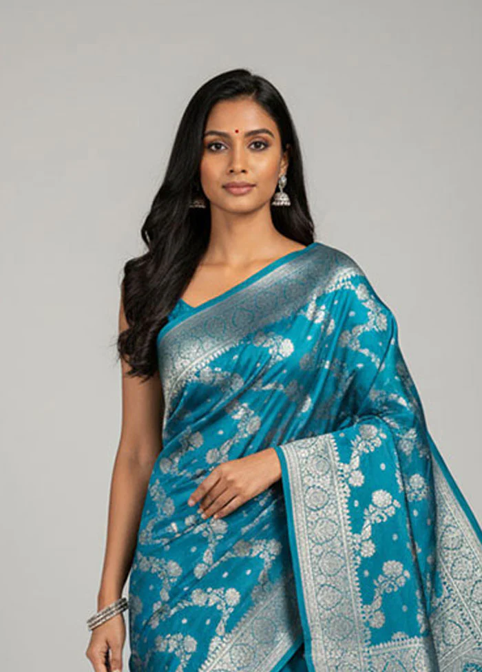 Green Dupion Silk Saree With Blouse Piece - Image 2