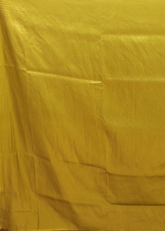Green Dupion Silk Saree With Blouse Piece - Image 5