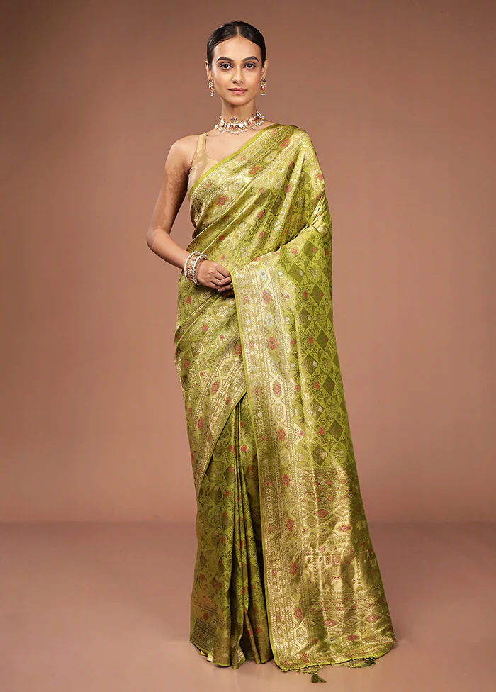 Green Dupion Silk Saree With Blouse Piece - Image 2
