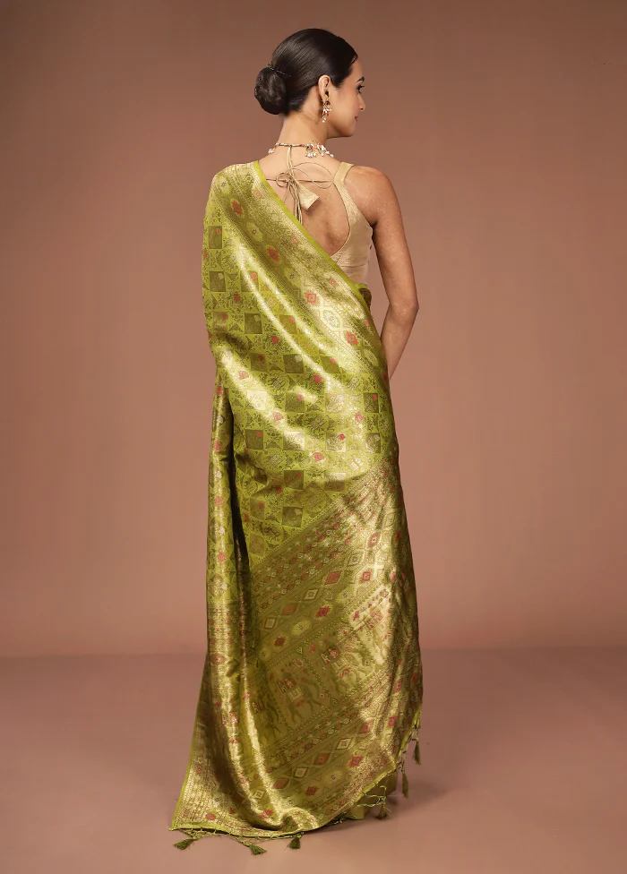 Green Dupion Silk Saree With Blouse Piece - Image 3