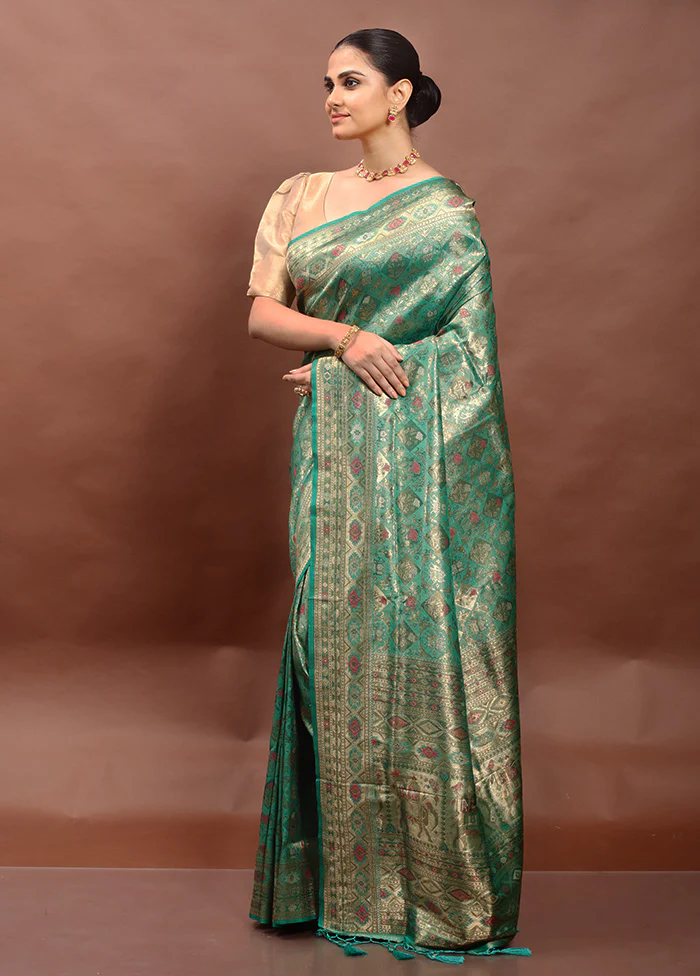 Green Dupion Silk Saree With Blouse Piece - Image 4