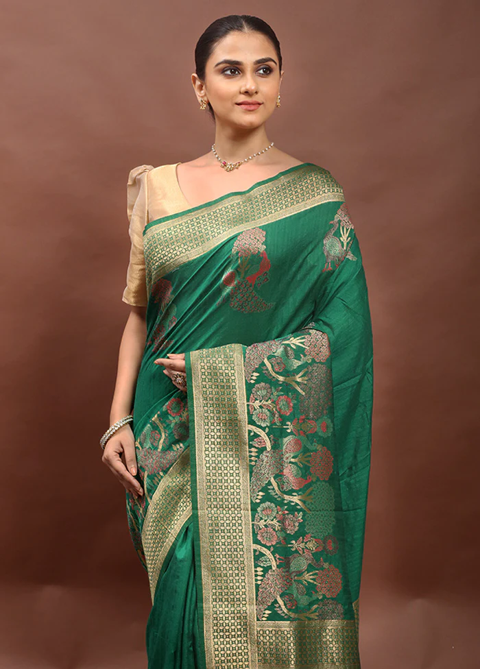 Green Dupion Silk Saree With Blouse Piece - Image 2