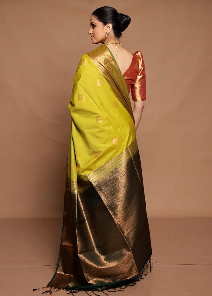 Green Dupion Silk Saree With Blouse Piece - Image 3