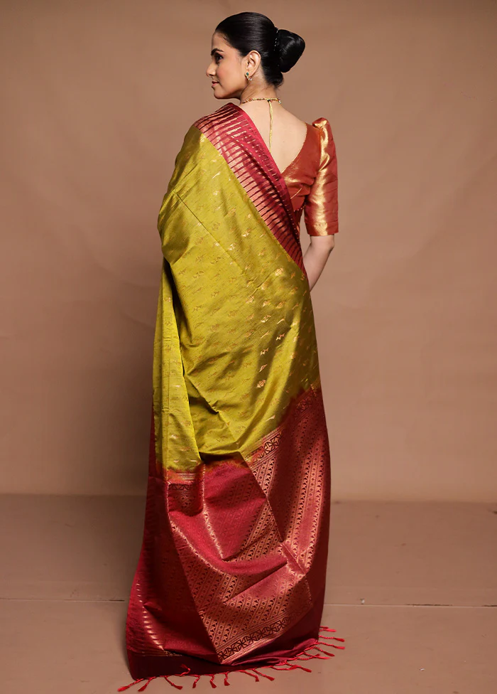 Green Dupion Silk Saree With Blouse Piece - Image 3