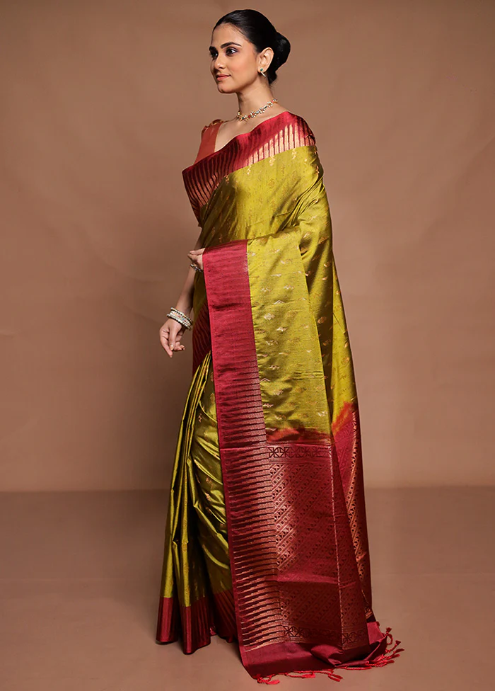 Green Dupion Silk Saree With Blouse Piece - Image 4