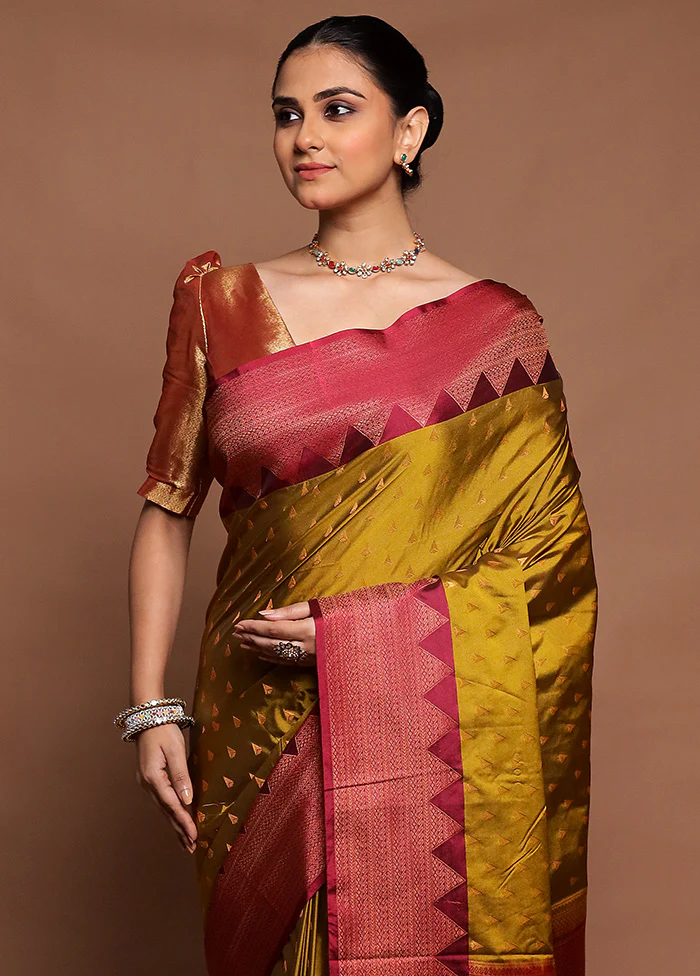 Green Dupion Silk Saree With Blouse Piece - Image 2