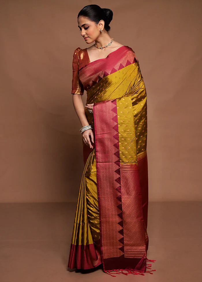 Green Dupion Silk Saree With Blouse Piece - Image 4