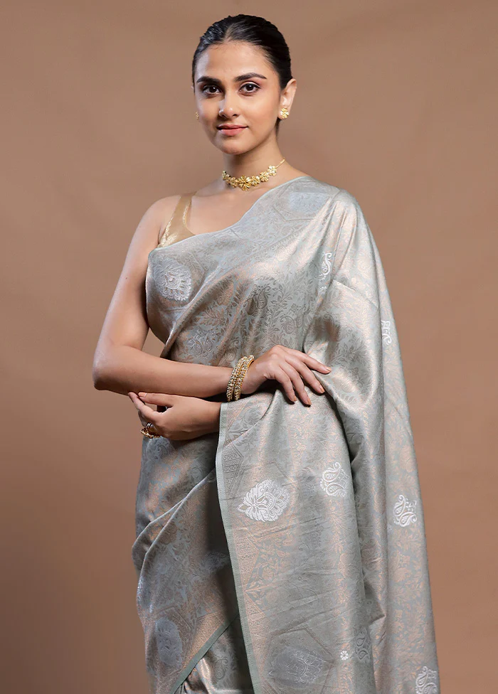 Green Dupion Silk Saree With Blouse Piece - Image 2